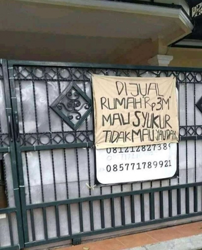 Spanduk jual rumah yang nyeleneh dan kocak bikin ngakak